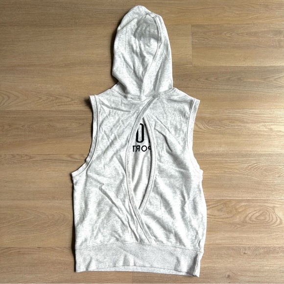 Victoria‘s Secret Gray & Black Sport Sleeveless Hoodie Open Back - Picture 6 of 6